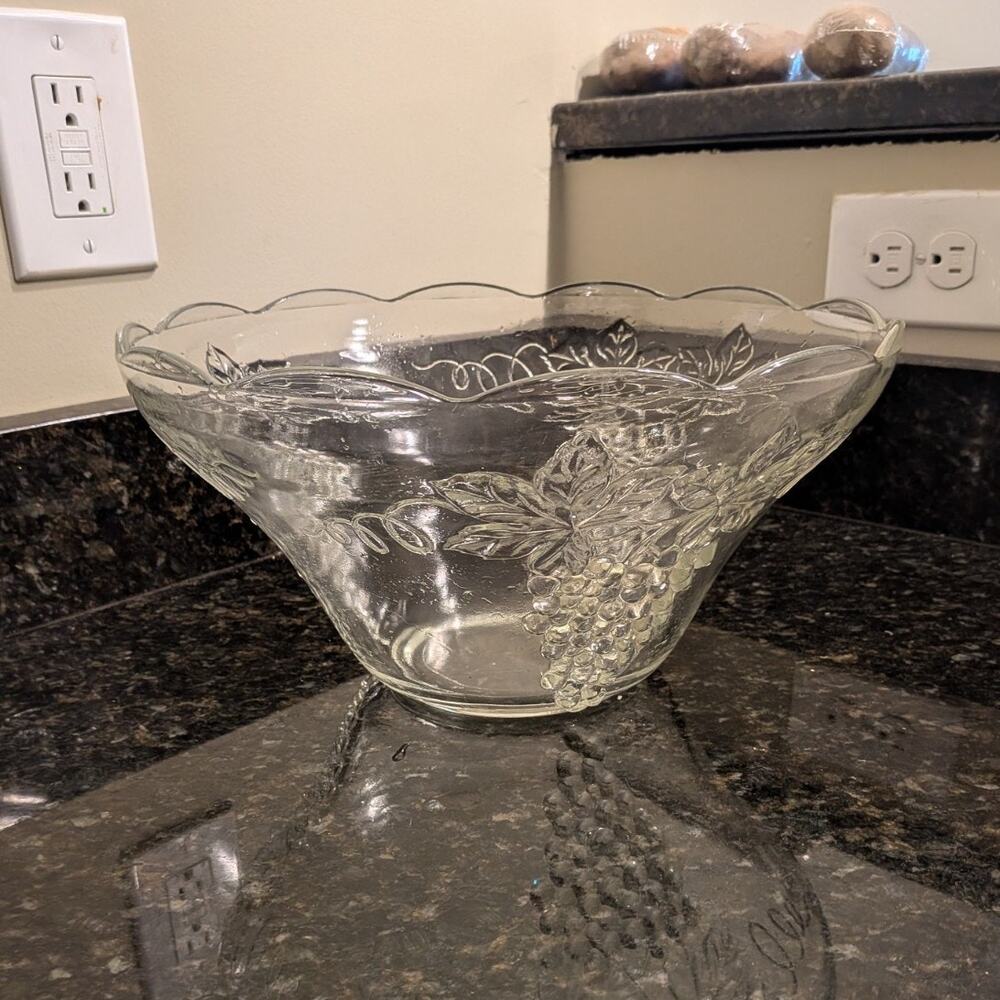 VINTAGE ANCHOR HOCKING HARVEST GRAPES PUNCH BOWL DISPLAY KITCHEN DINING ROOM